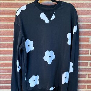 Vast Black and white Crewneck Sweatshirt Floral, Marimekko pattern
